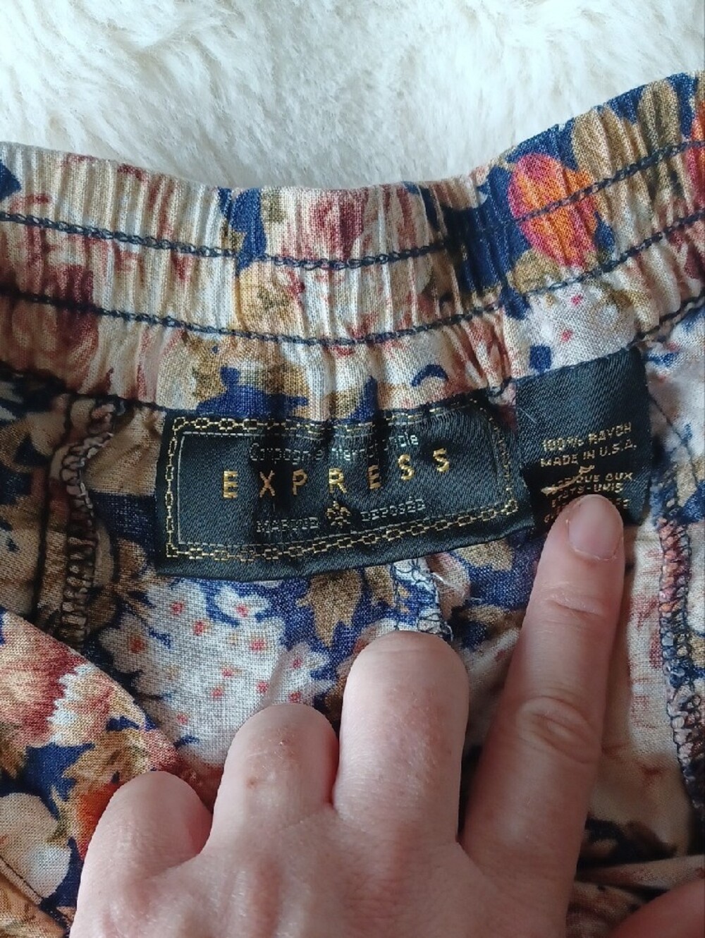 ๐ 3/$15 ๐ Express Floral Pleated Maxi Skirt - Picture 6 of 12